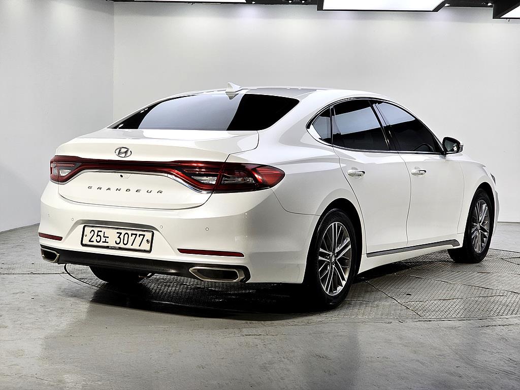 HYUNDAI Grandeur - Vista 4