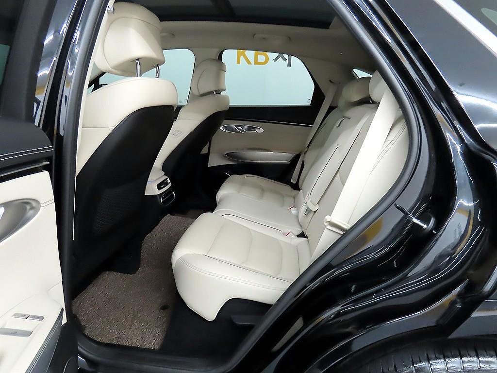 Genesis GV70 - Vista 6