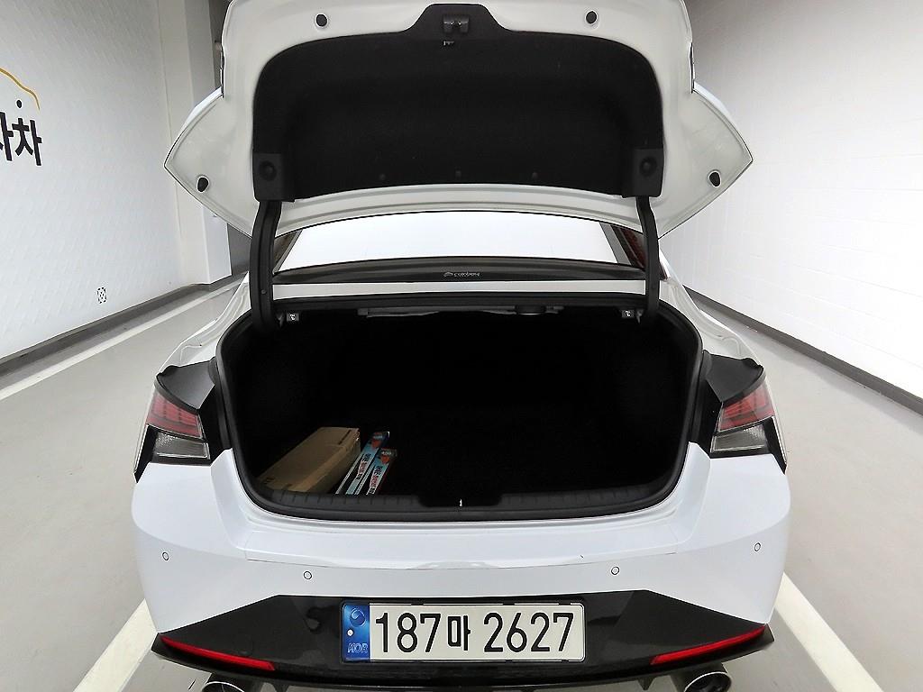 HYUNDAI Avante - Vista 5