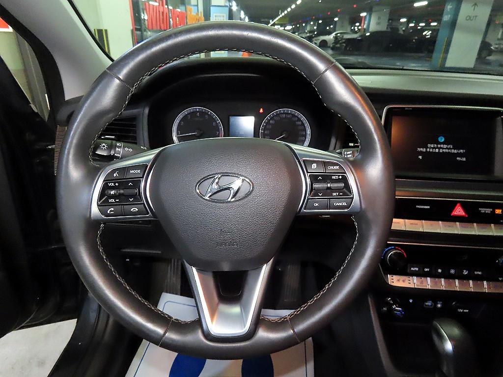 HYUNDAI Sonata - Vista 8