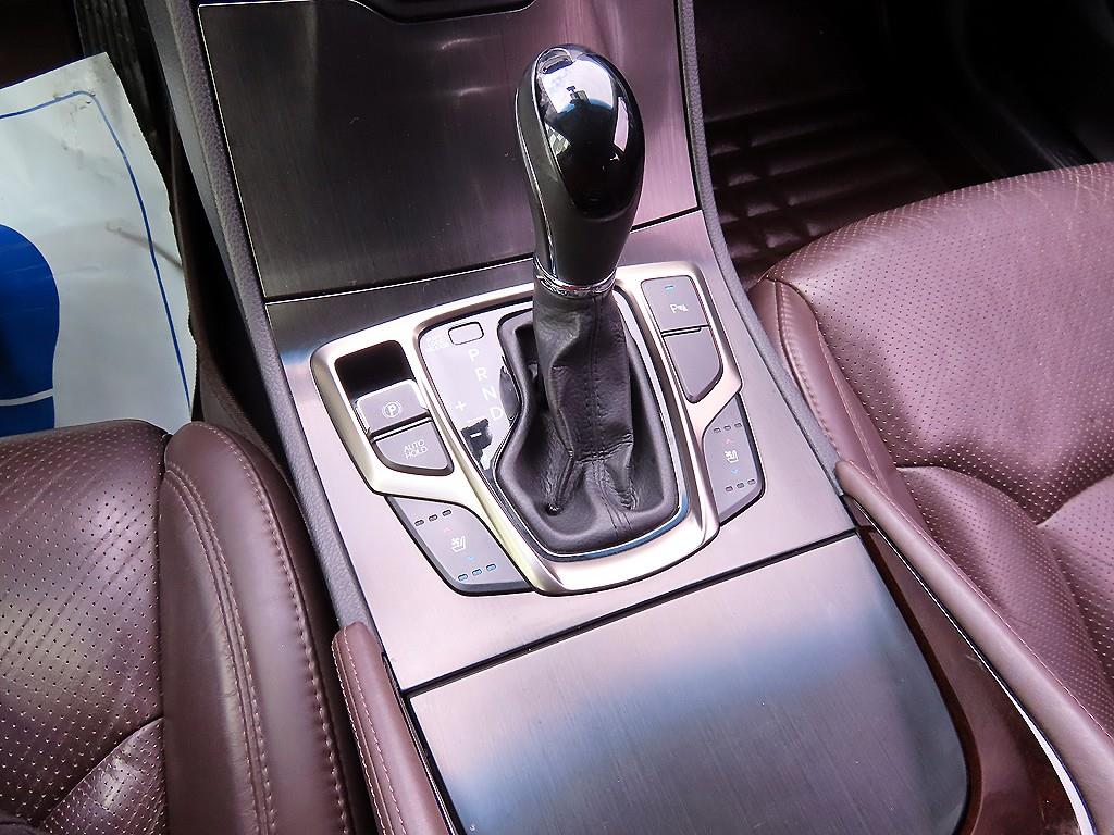 HYUNDAI Grandeur - Vista 9