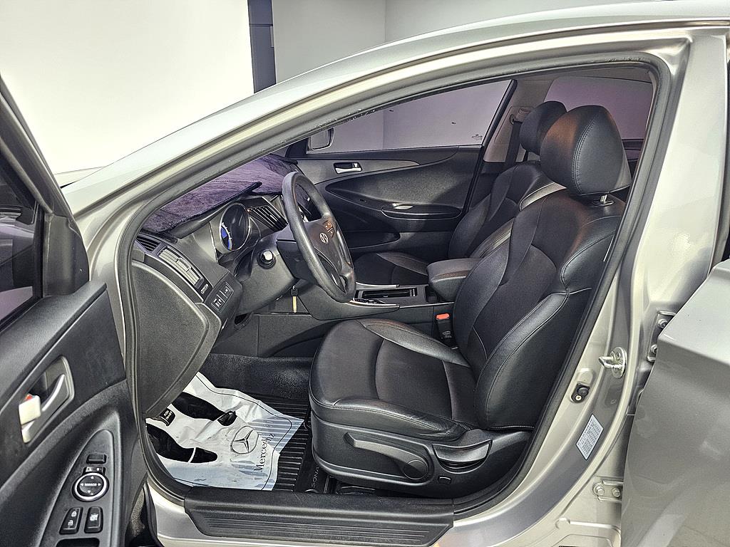 HYUNDAI Sonata - Vista 8
