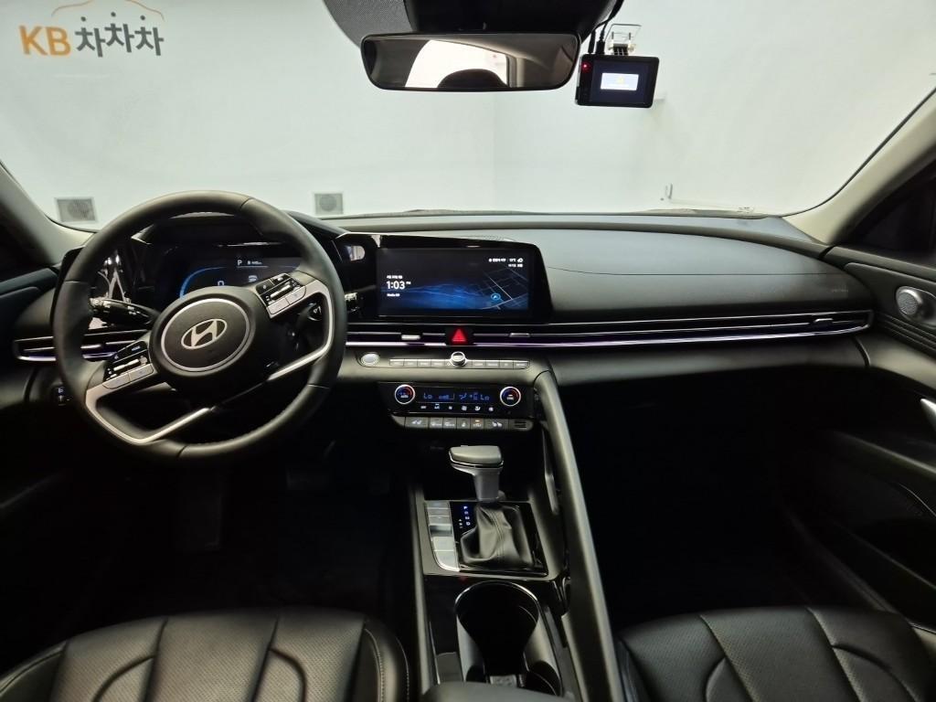 HYUNDAI Avante - Vista 7