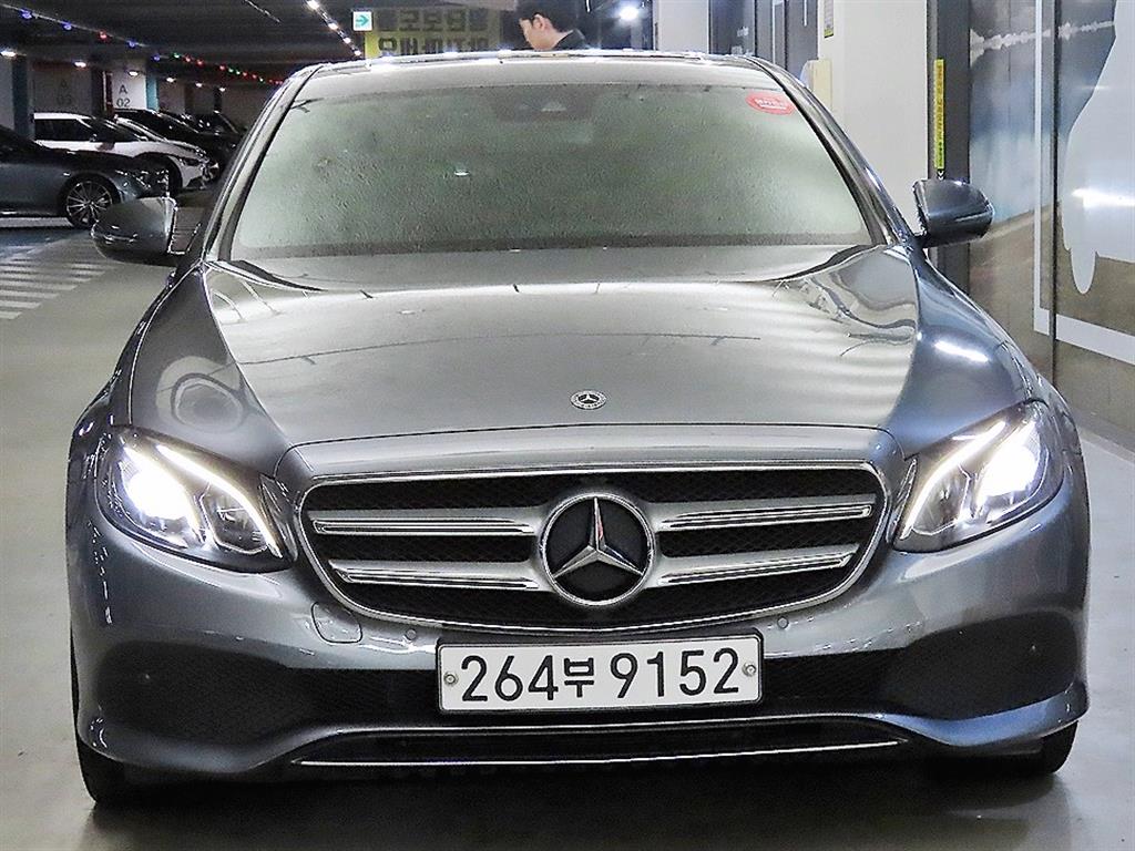 Mercedes Benz E class - Vista 2