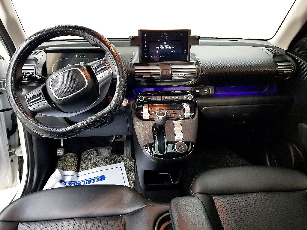 HYUNDAI Casper - Vista 5