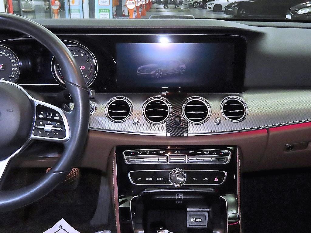 Mercedes Benz E class - Vista 11