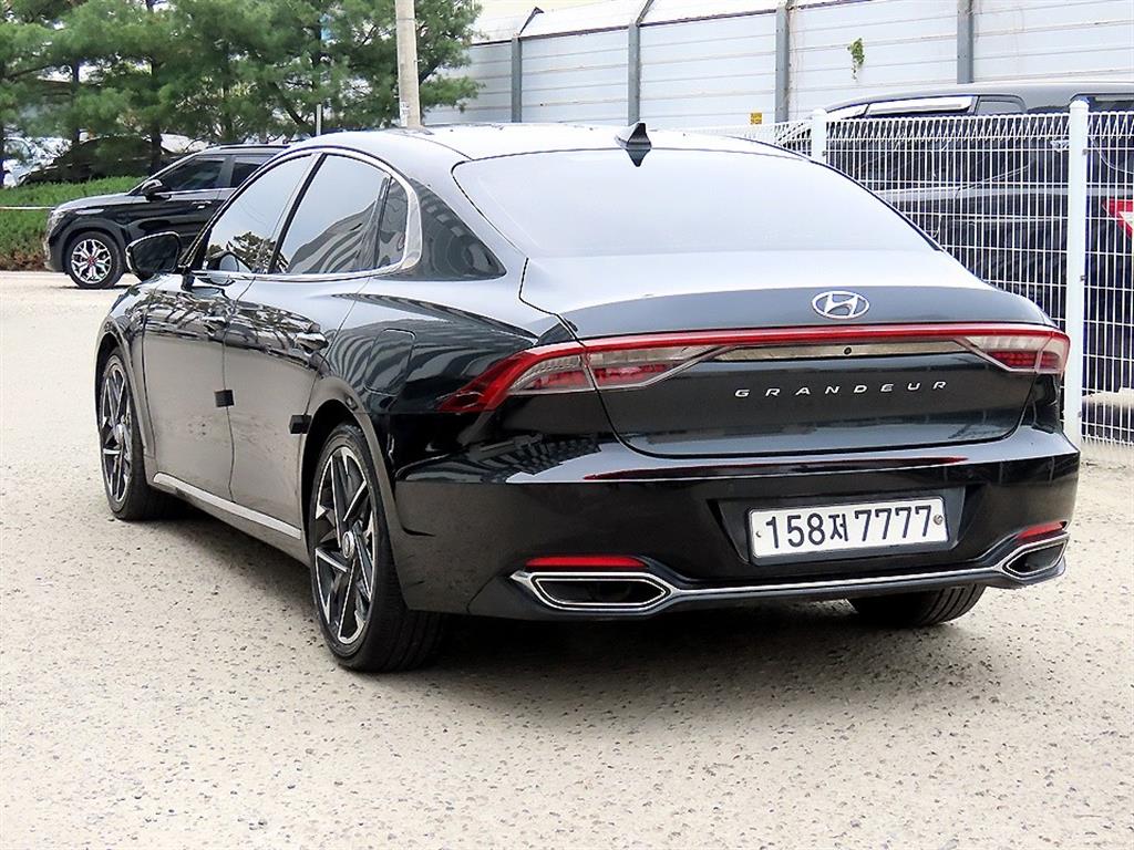 HYUNDAI Grandeur - Vista 3