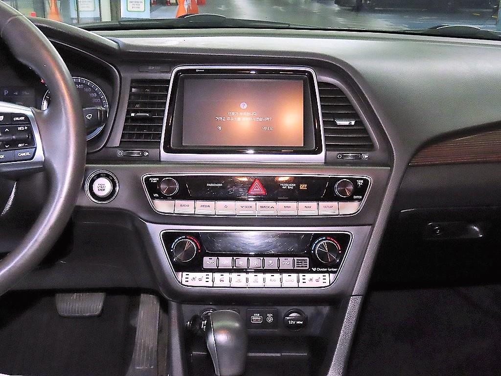 HYUNDAI Sonata - Vista 11