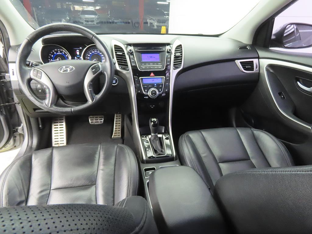 HYUNDAI i30 - Vista 7