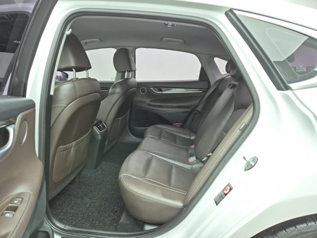 HYUNDAI Grandeur - Vista 12