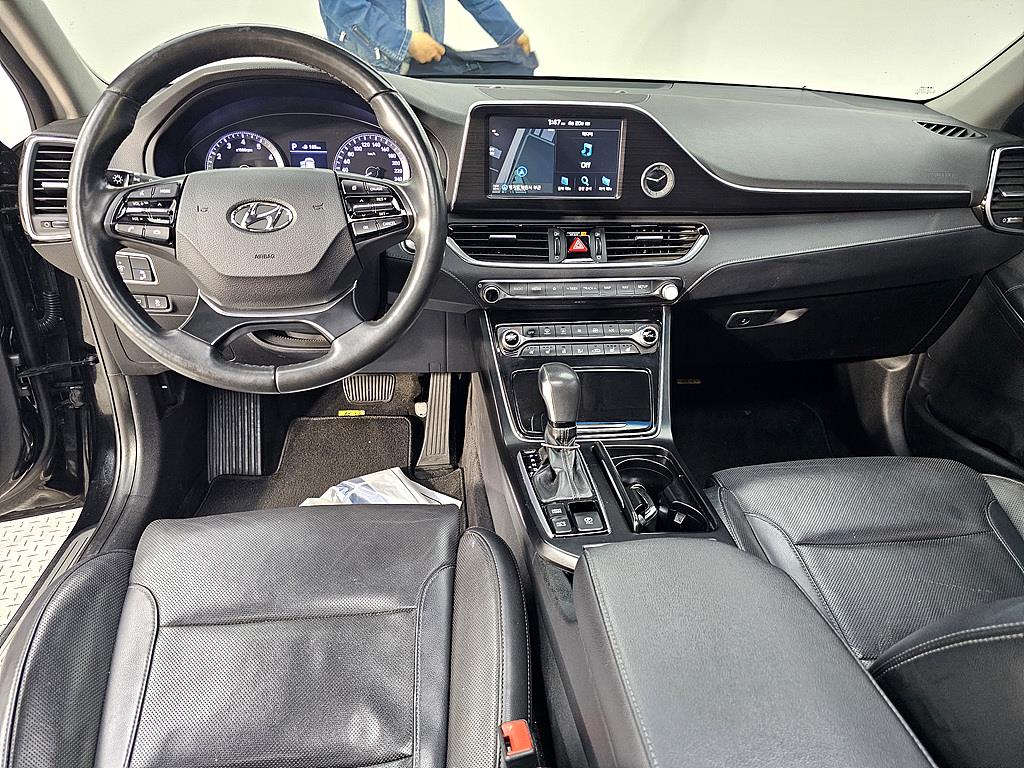 HYUNDAI Grandeur - Vista 5