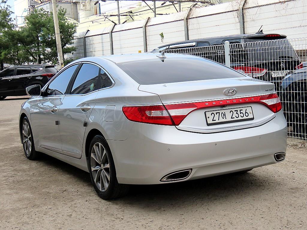 HYUNDAI Grandeur - Vista 2