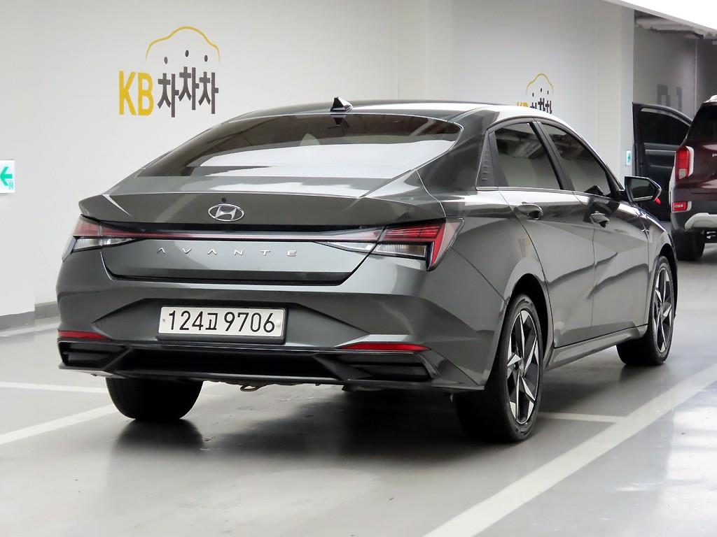 HYUNDAI Avante - Vista 4