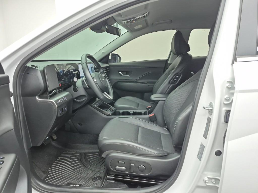 HYUNDAI Kona - Vista 11