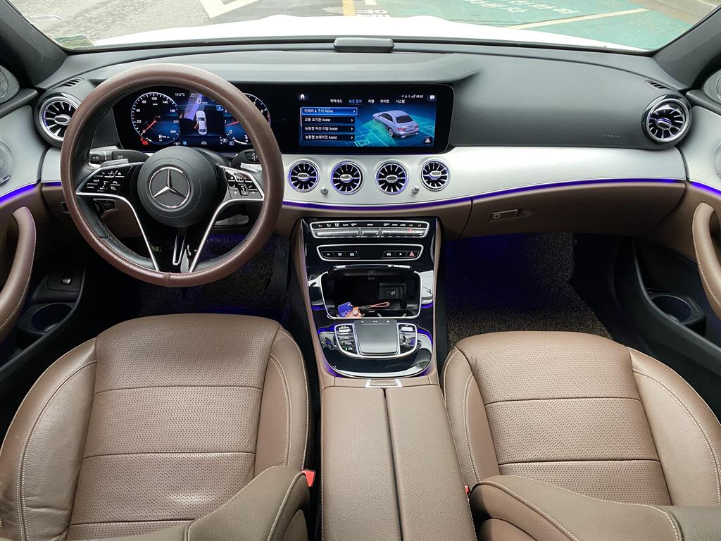 Mercedes Benz E class - Vista 6