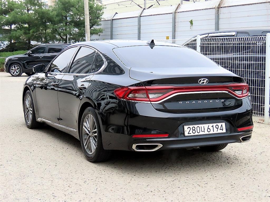 HYUNDAI Grandeur - Vista 3