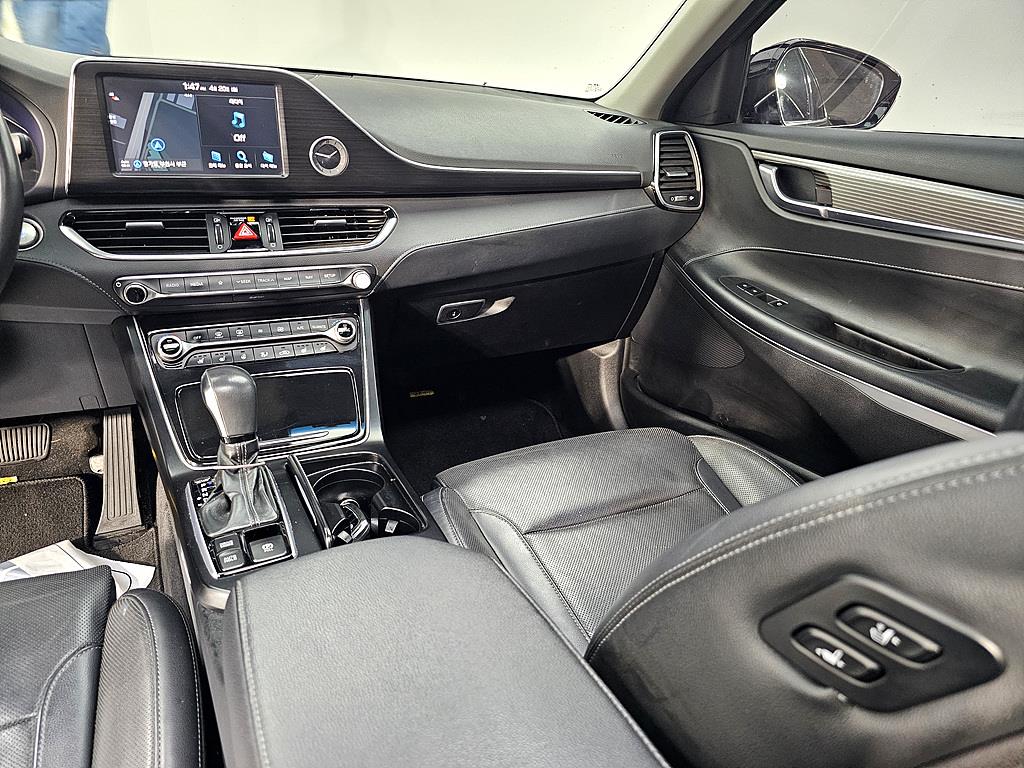 HYUNDAI Grandeur - Vista 10