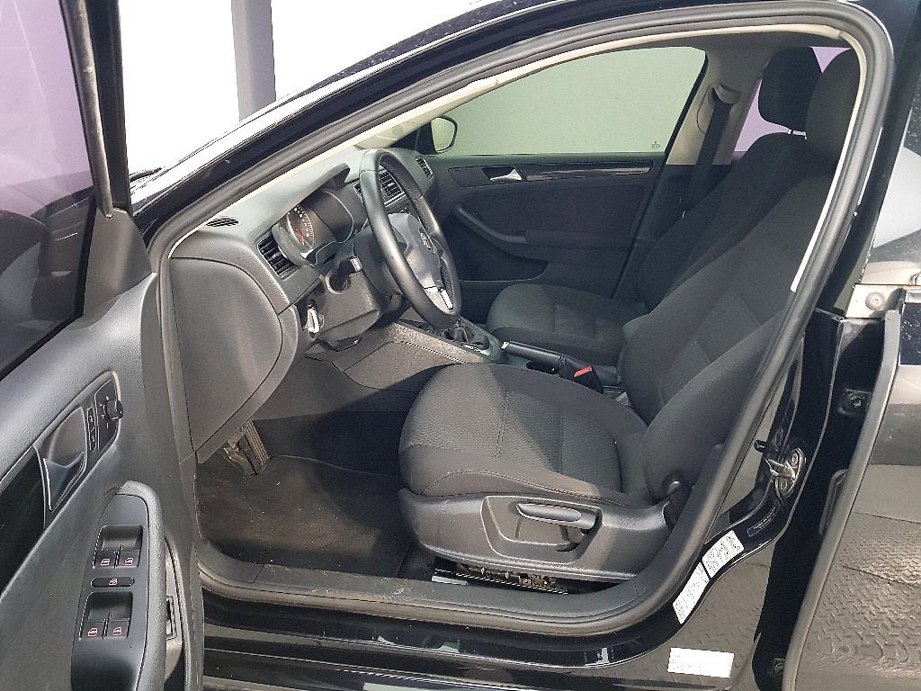 Volkswagen Jetta - Vista 8
