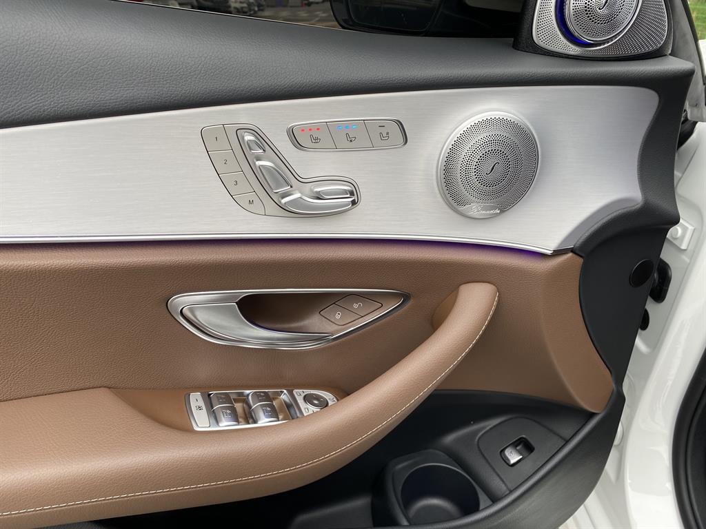 Mercedes Benz E class - Vista 11