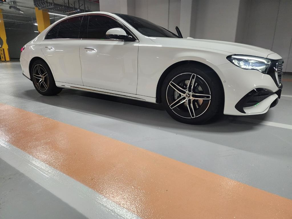 Mercedes Benz E class - Vista 2