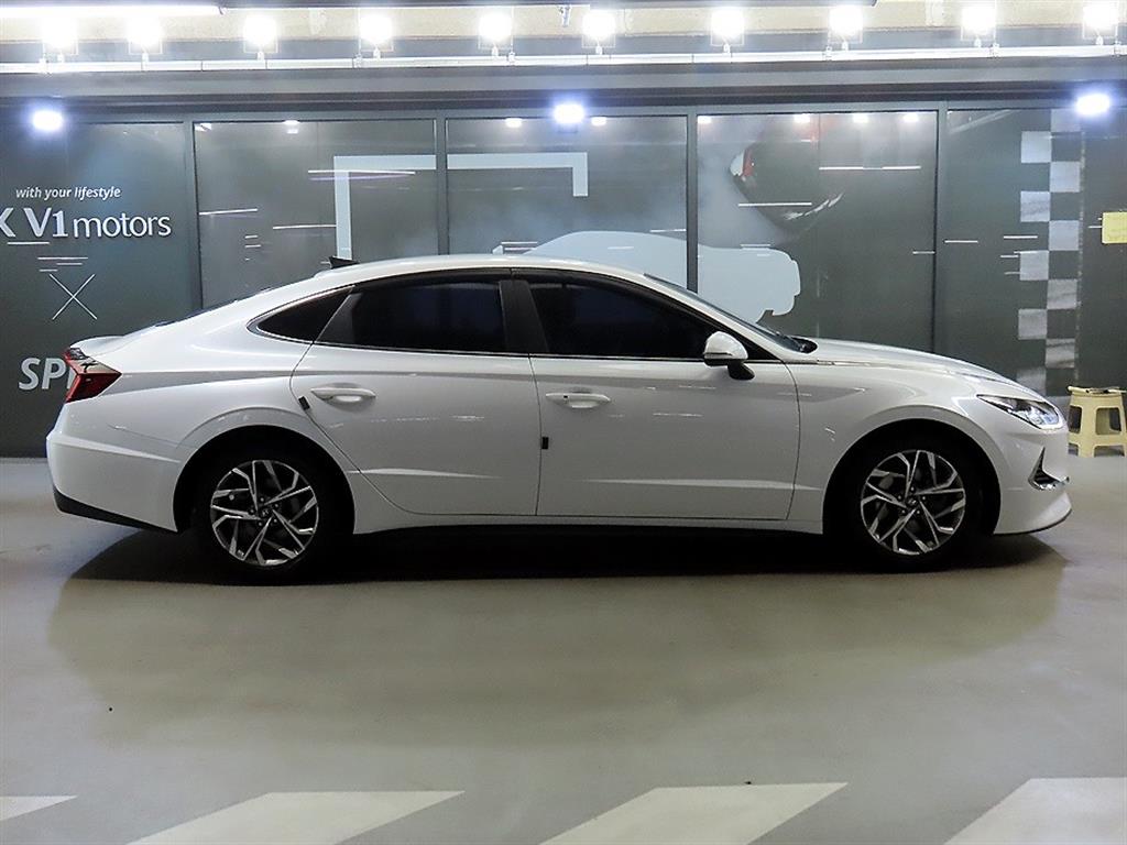 HYUNDAI Sonata - Vista 3