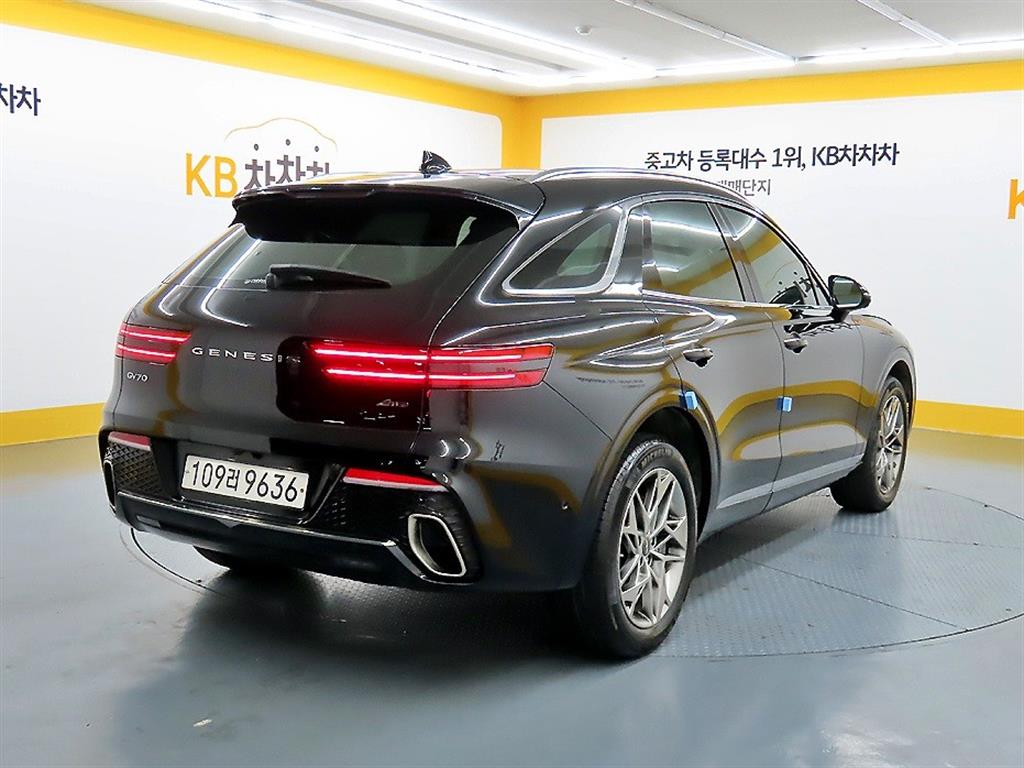 Genesis GV70 - Vista 4