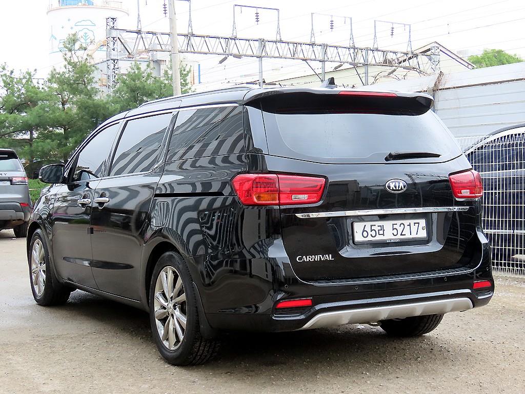 KIA Carnival - Vista 3