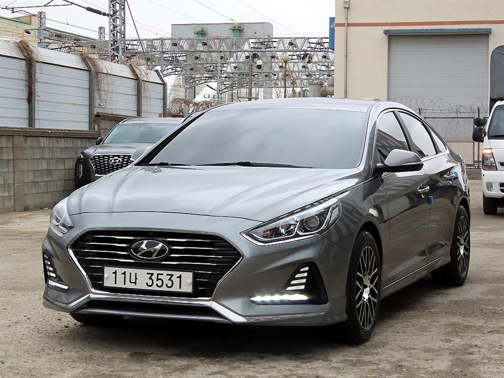 HYUNDAI Sonata - Vista 2