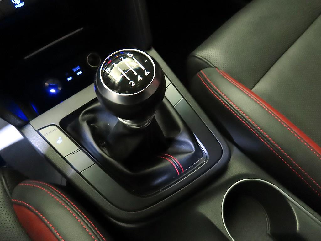 HYUNDAI Avante - Vista 12