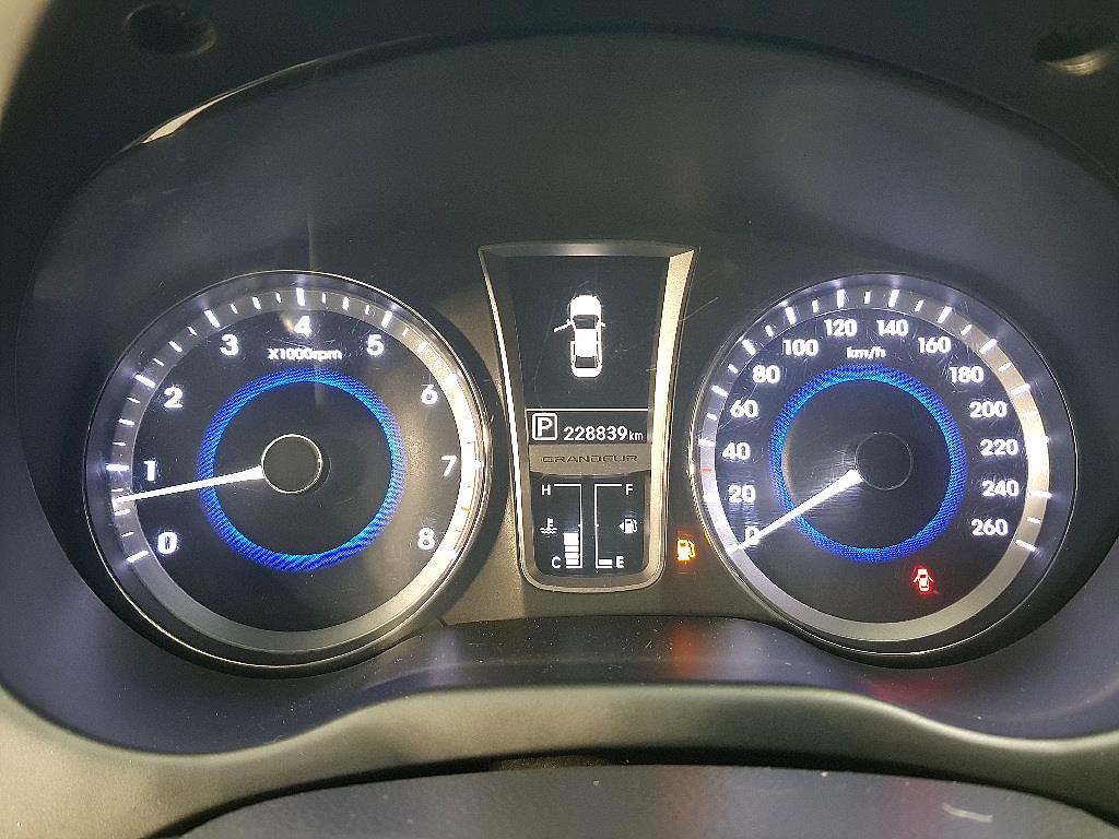 HYUNDAI Grandeur - Vista 7