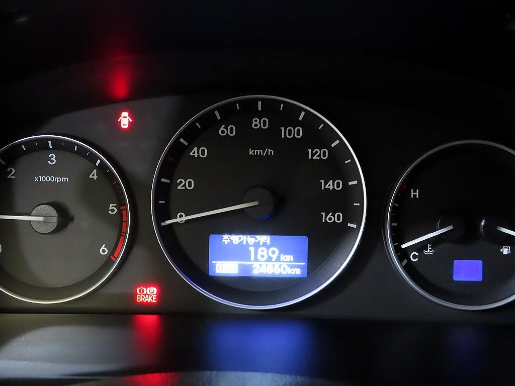HYUNDAI Starex - Vista 9