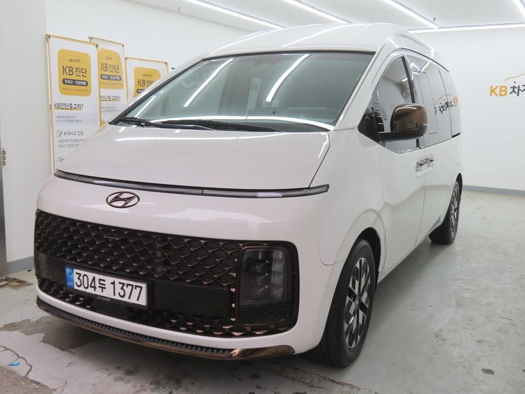 HYUNDAI Staria - Vista 2