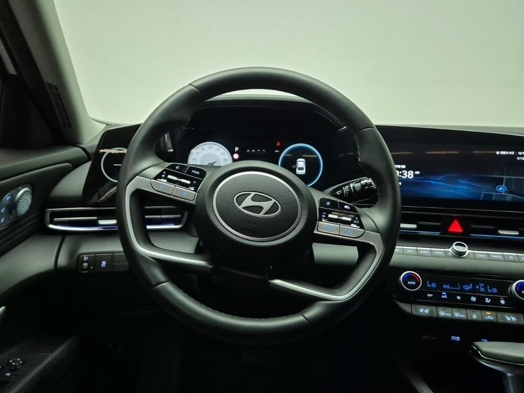HYUNDAI Avante - Vista 8