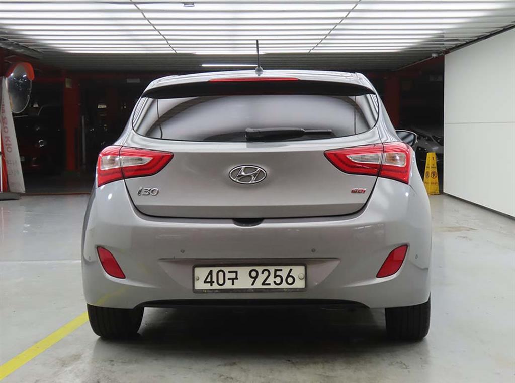 HYUNDAI i30 - Vista 3