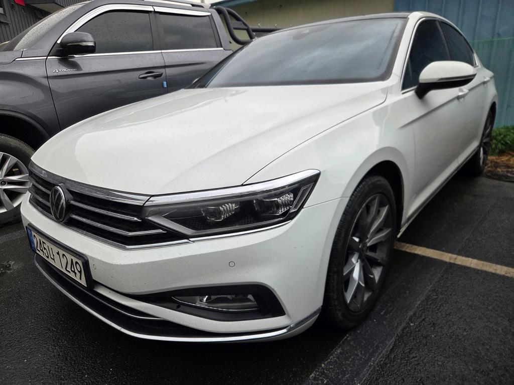 Volkswagen Passat 2022 Blanco - Importación desde Corea - HF Imports Iquique - Foto 1