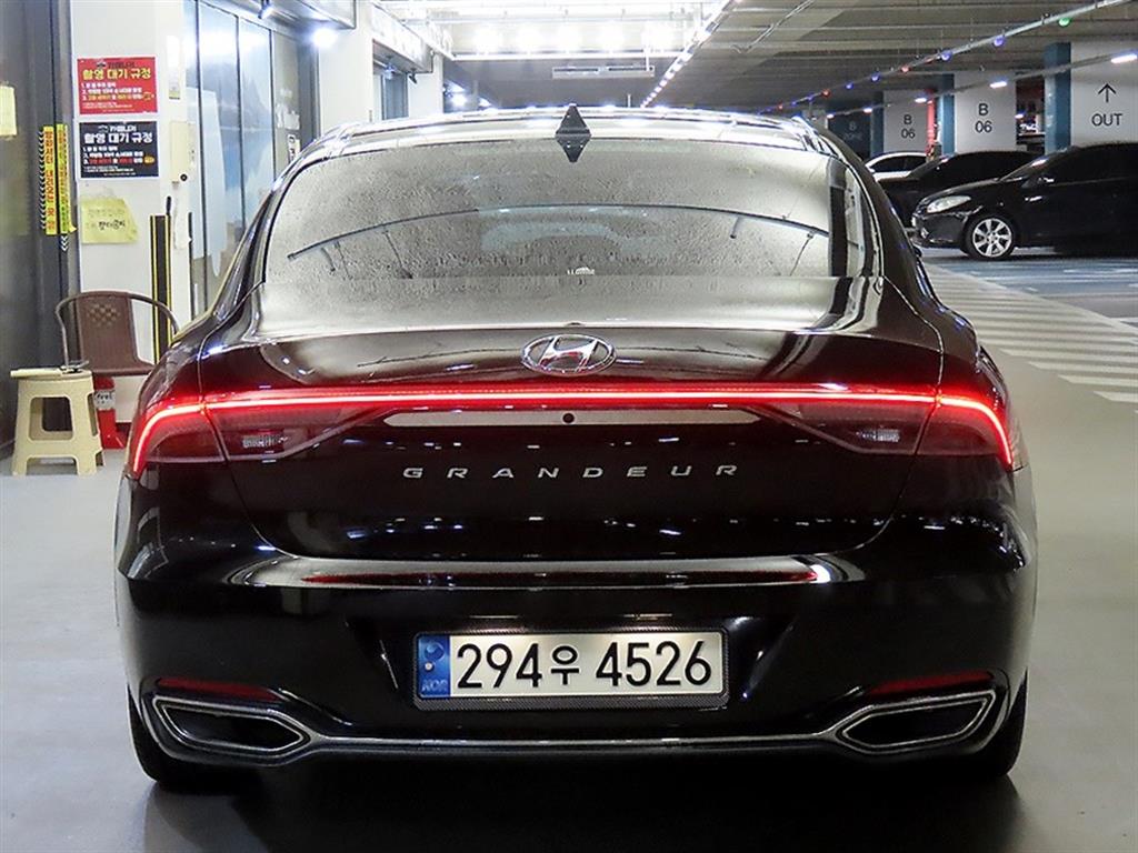 HYUNDAI Grandeur - Vista 5