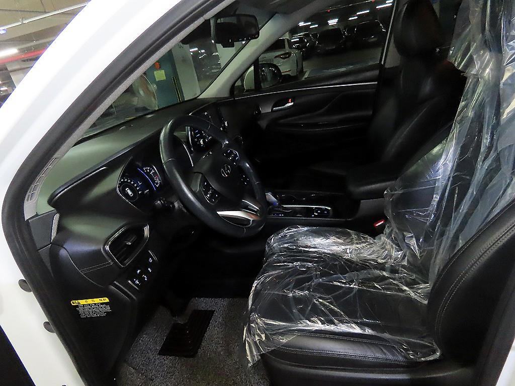 HYUNDAI Santa Fe - Vista 6