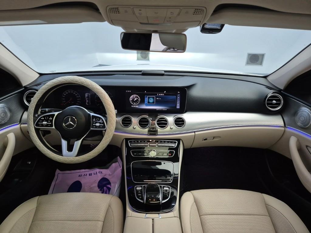 Mercedes Benz E class - Vista 7