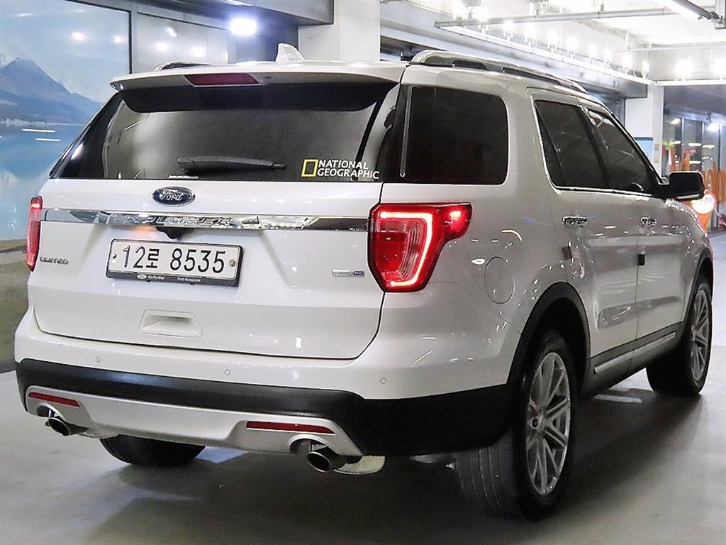 Ford Explorer - Vista 4