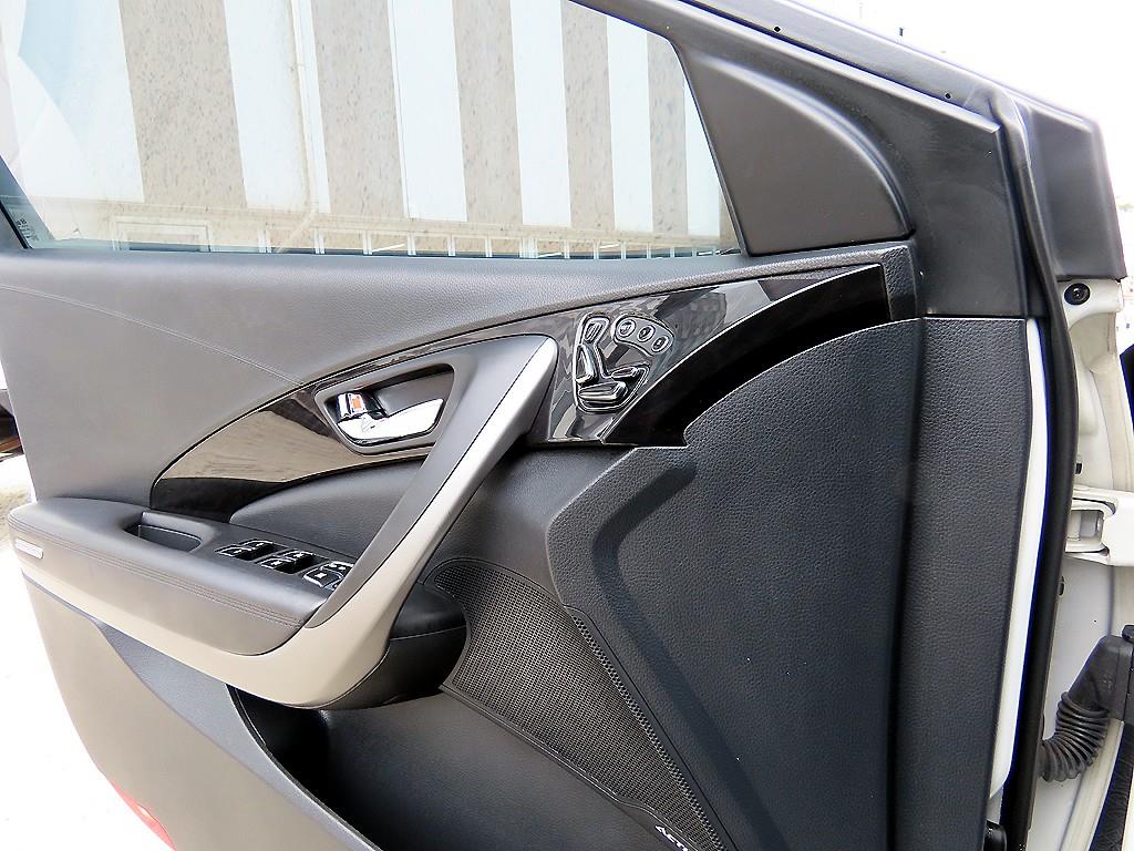 HYUNDAI Grandeur - Vista 11