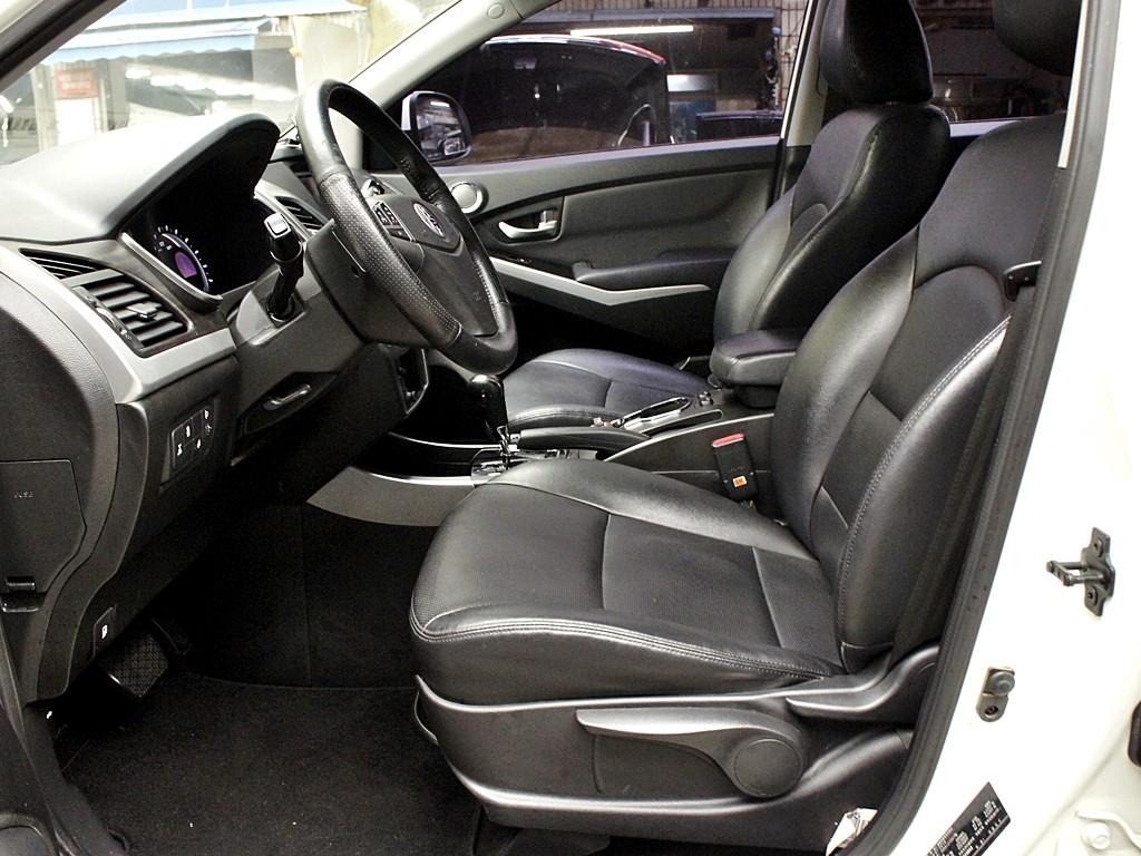 Ssangyong Korando - Vista 9