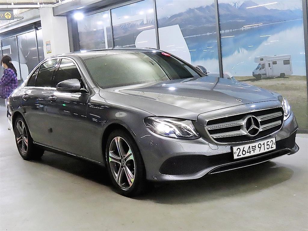 Mercedes Benz E class 2019 Gris - Importación desde Corea - HF Imports Iquique - Foto 1