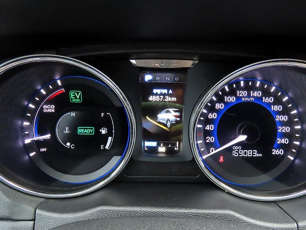 HYUNDAI Sonata - Vista 8