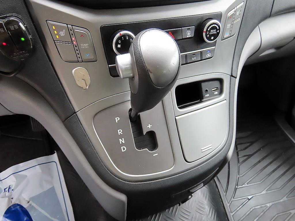 HYUNDAI Starex - Vista 10