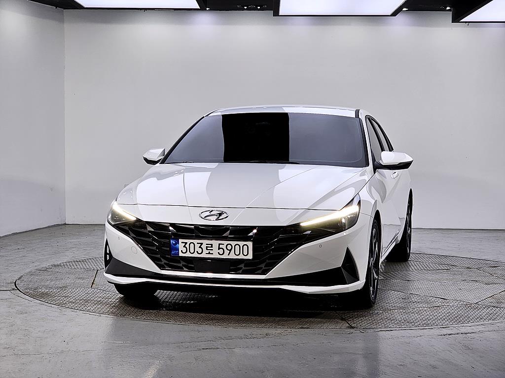 HYUNDAI Avante - Vista 2