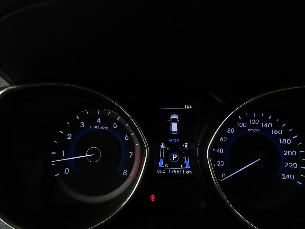 HYUNDAI i30 - Vista 9