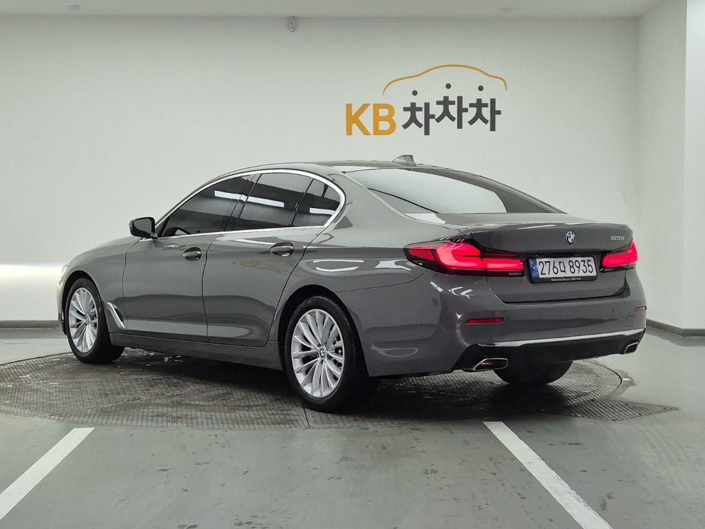 BMW 5 Series - Vista 3