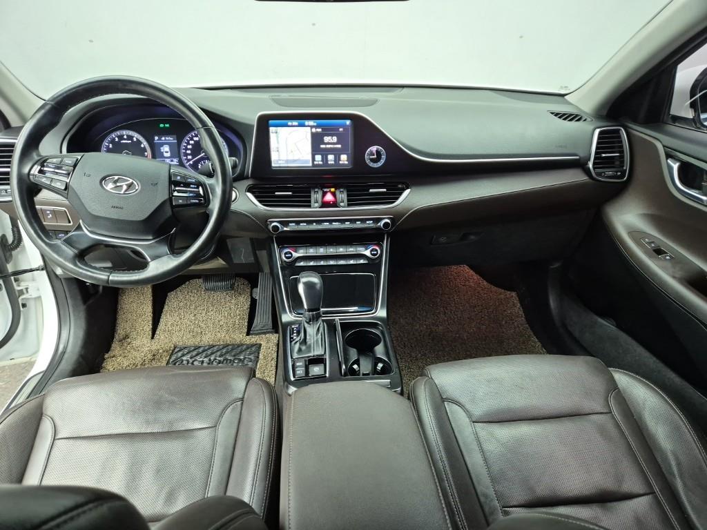 HYUNDAI Grandeur - Vista 5