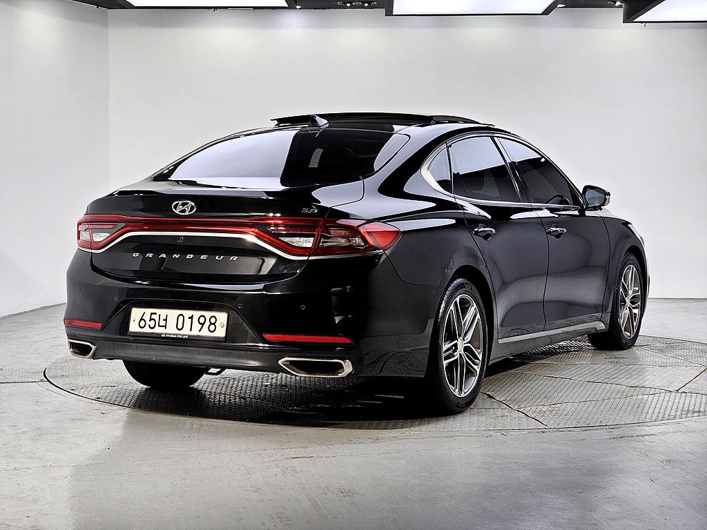 HYUNDAI Grandeur - Vista 4
