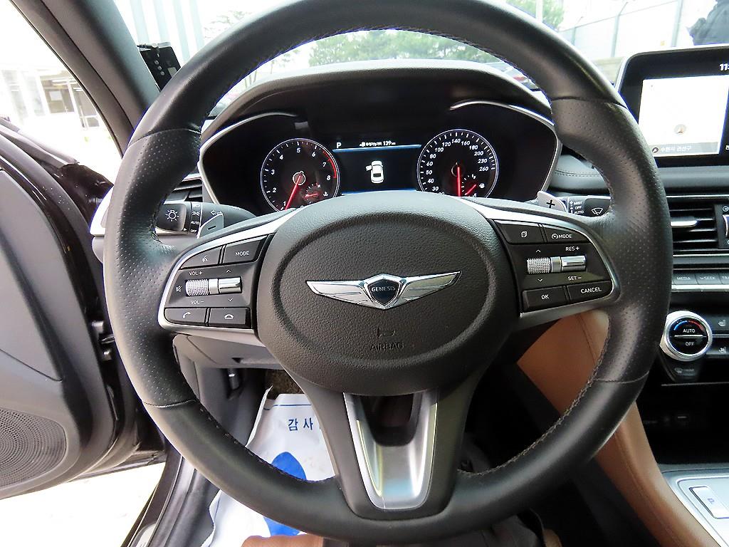 Genesis G70 - Vista 8